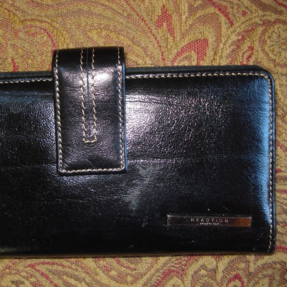 Kenneth Cole black overstiched leather wallet